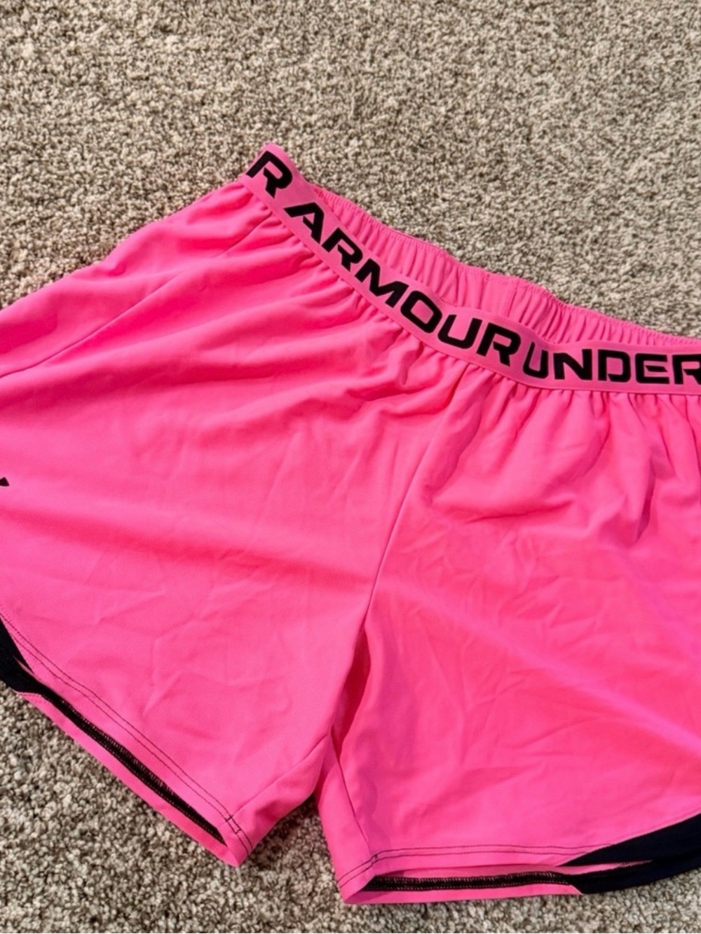 LIKE NEW Under Armour Women’s Hot Pink Athletic Shorts Size L